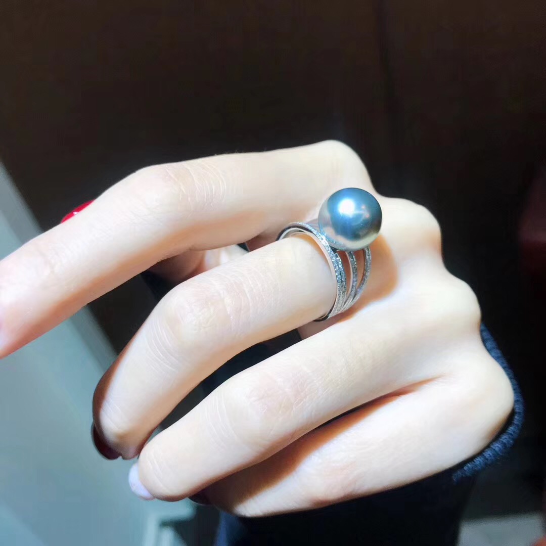 Akoya Pearl Ring Grey