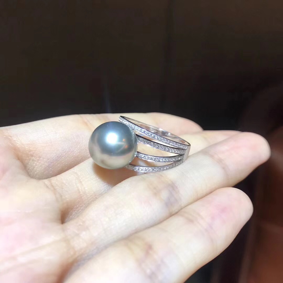 Elegant Pearl Ring