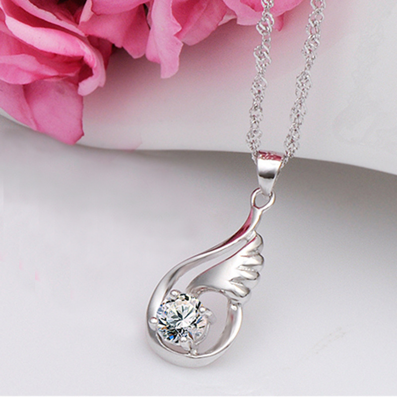 Stylish Angel Wings Pendant