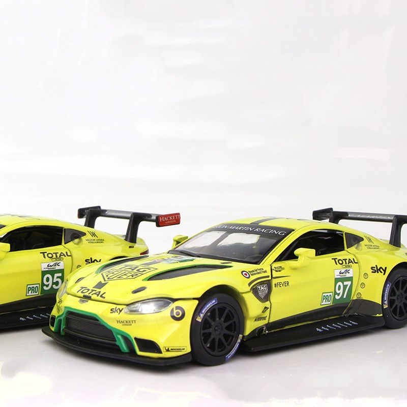 GTE Racing Car Model Image 2