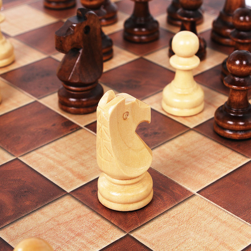 Chess Set Image 3