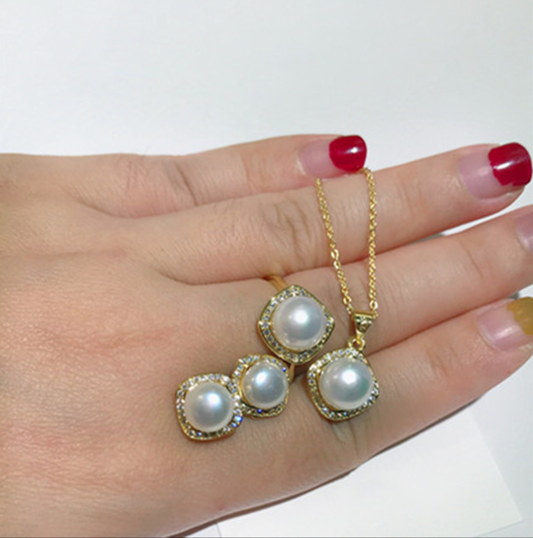 Natural Pearl Earrings