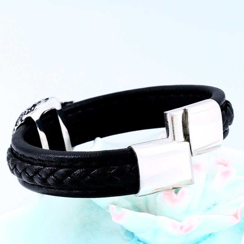 Skull Bracelet Image 3