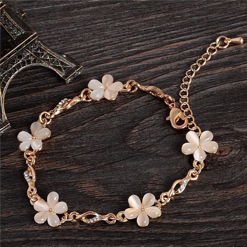 Stylish Flower Bracelet