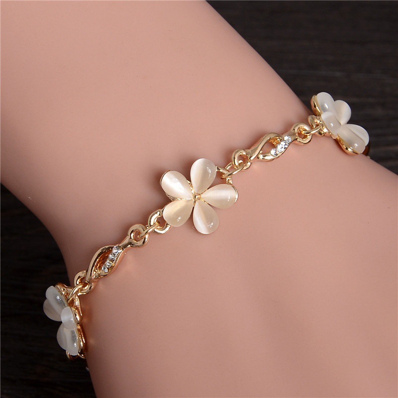 Stylish Opal Flower Bracelet