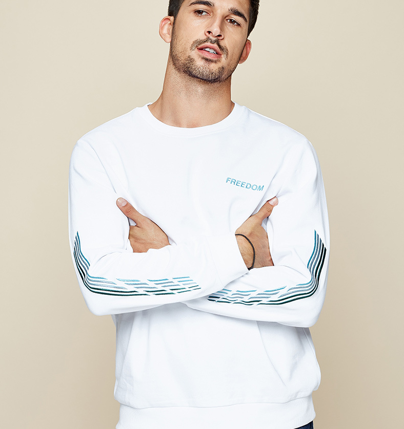 KUEGOU Sweatshirt Image 6