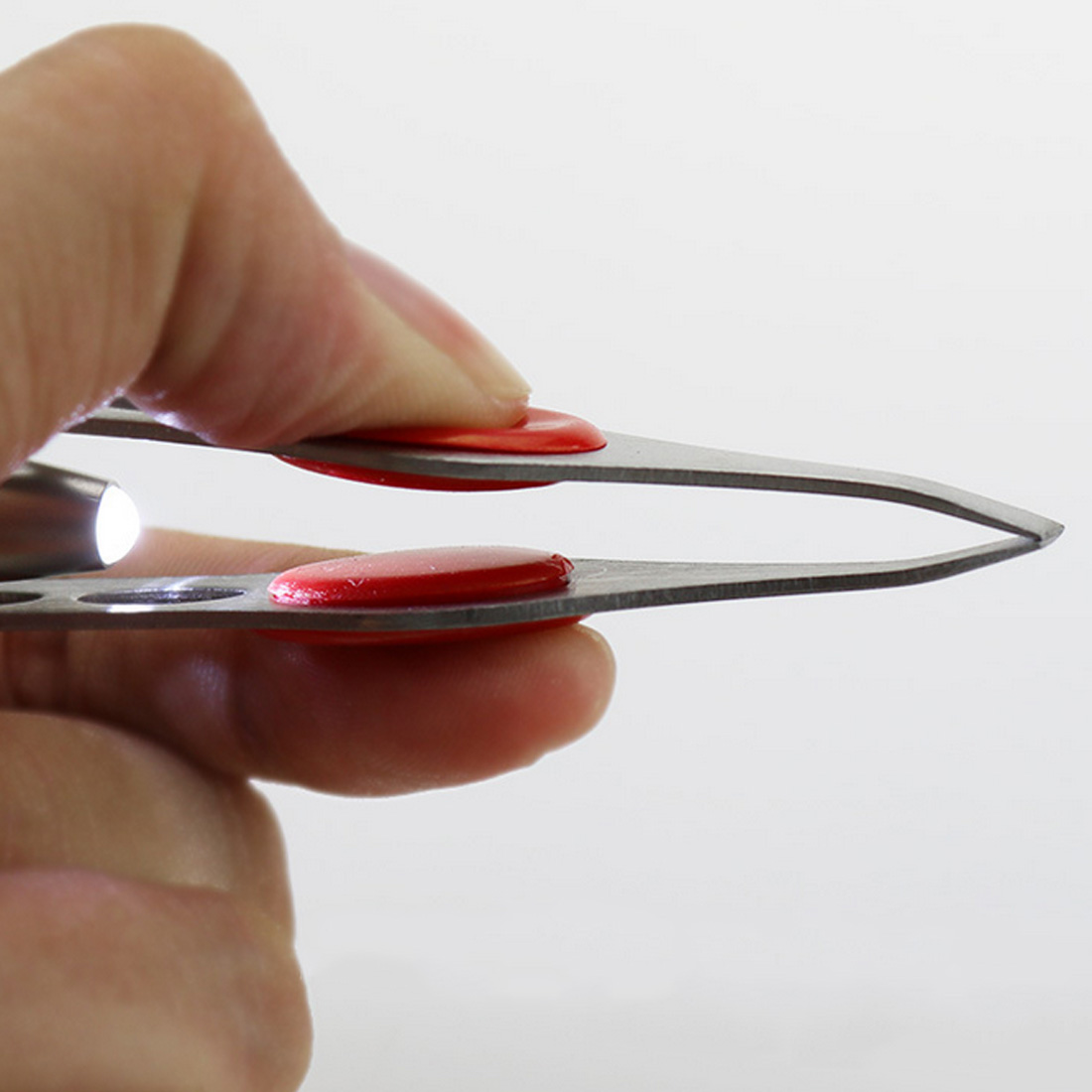 LED Eyebrow Tweezers Image 3