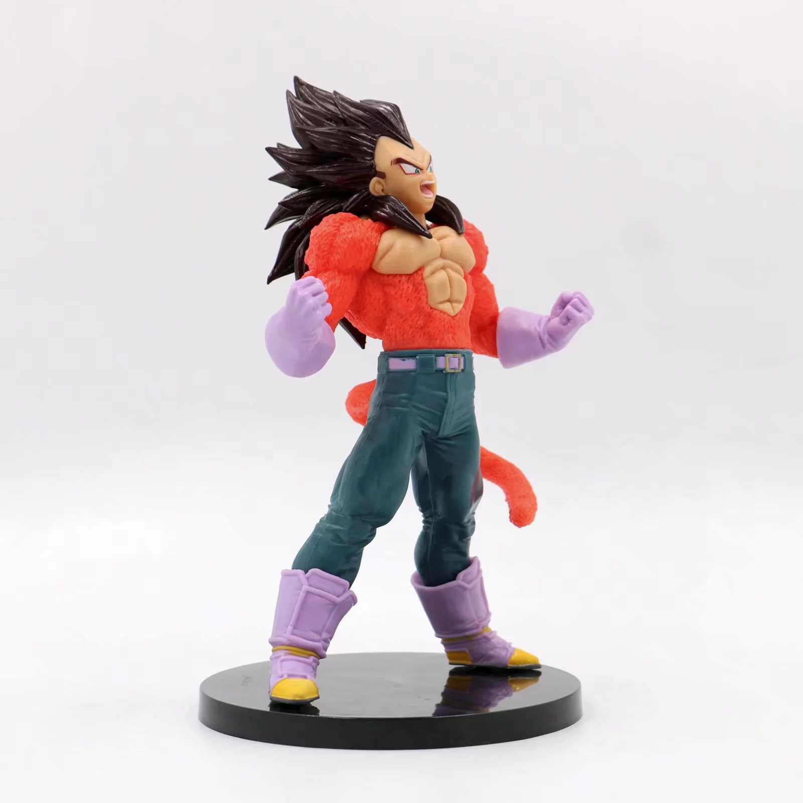 Figura de Vegeta Super Saiyan 4 4