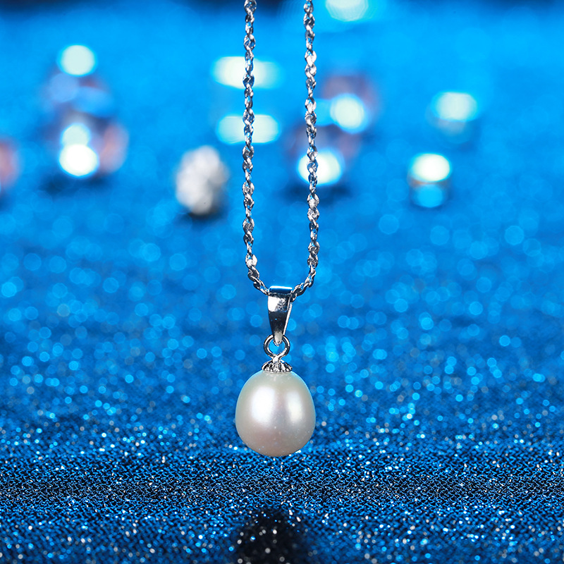 Close-up of Pearl Detail