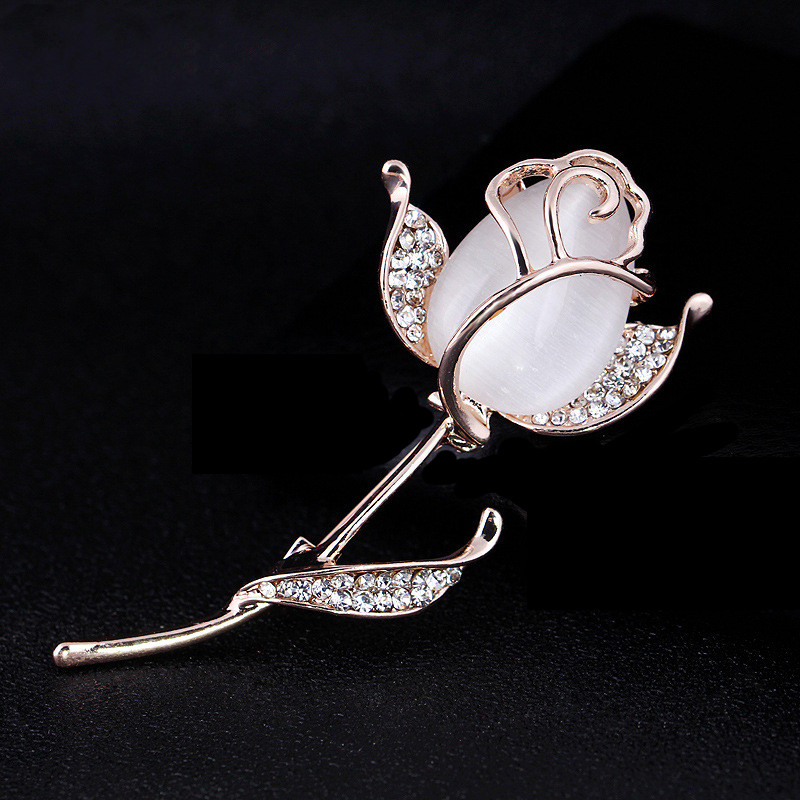 Korean Brooch Image 1