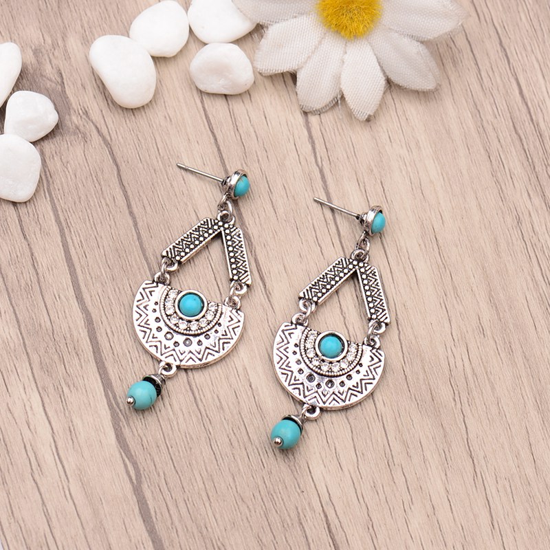 Geometric Oval Alloy Gemstone Earrings on model
