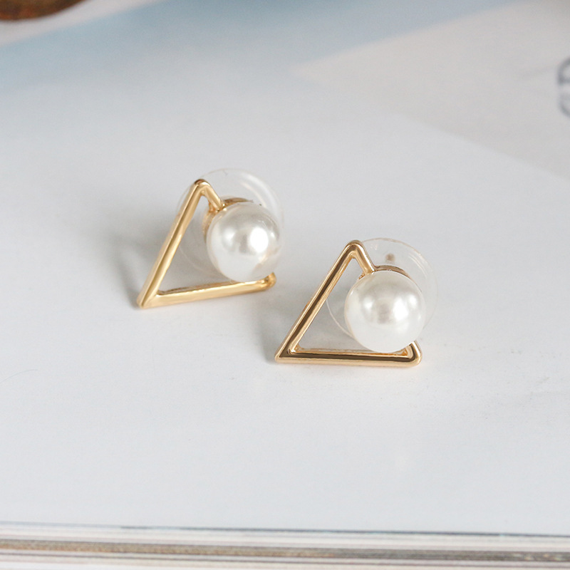 Lightweight and Stylish Earrings