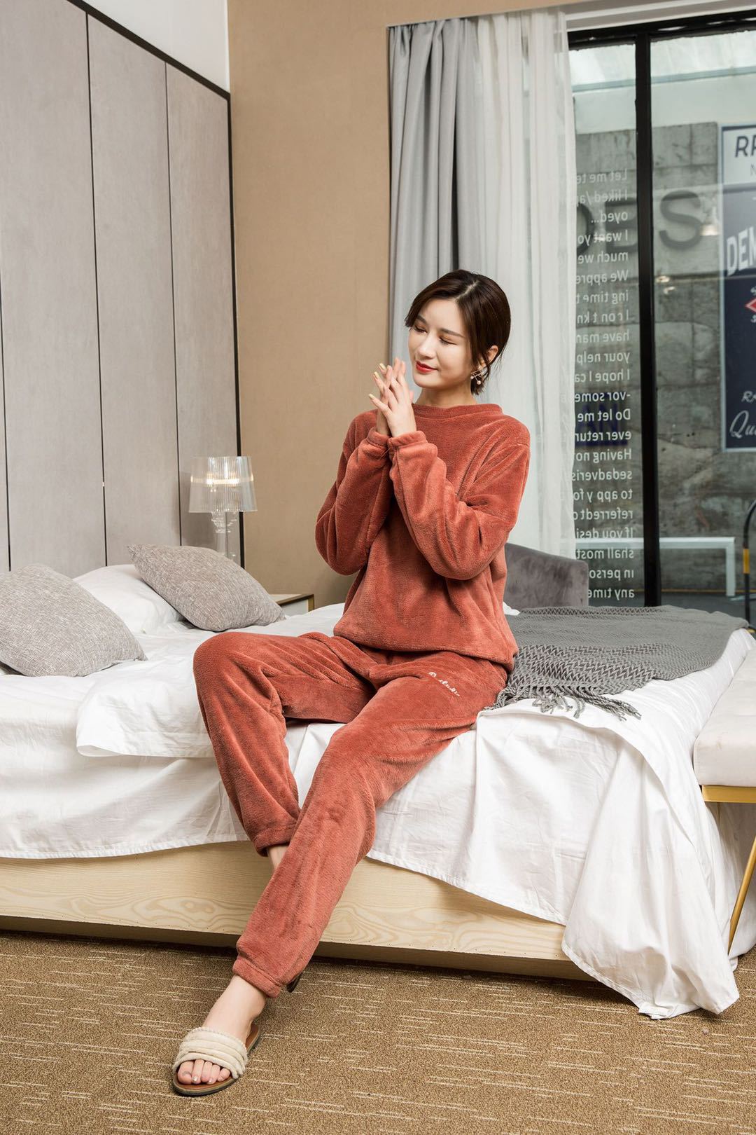 Coral Fleece Home Set Image 6
