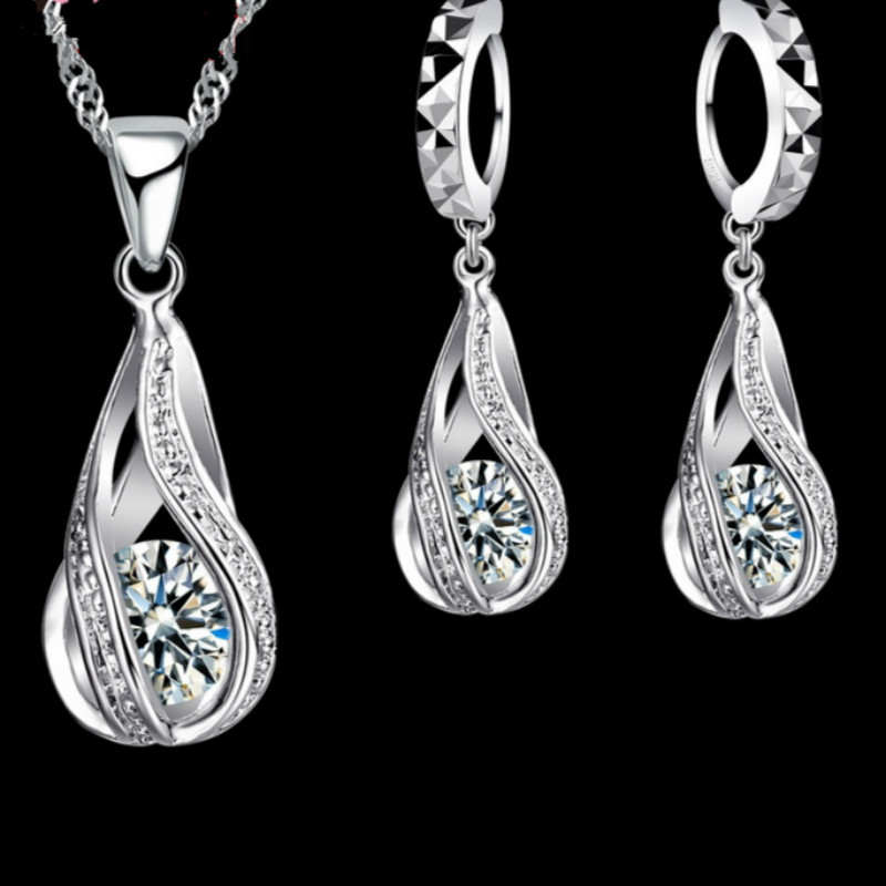 Fashion Zircon Crystal Earrings and Pendant Set