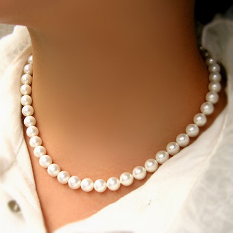 Imitation Pearl Necklace Image 3