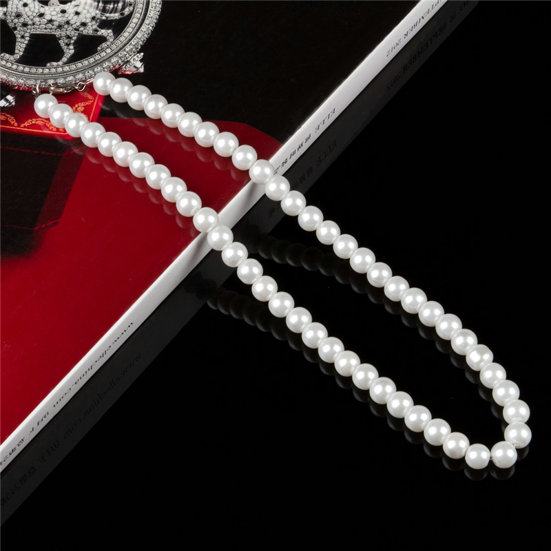 Imitation Pearl Necklace Image 4