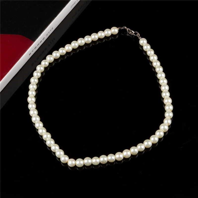Imitation Pearl Necklace Image 2