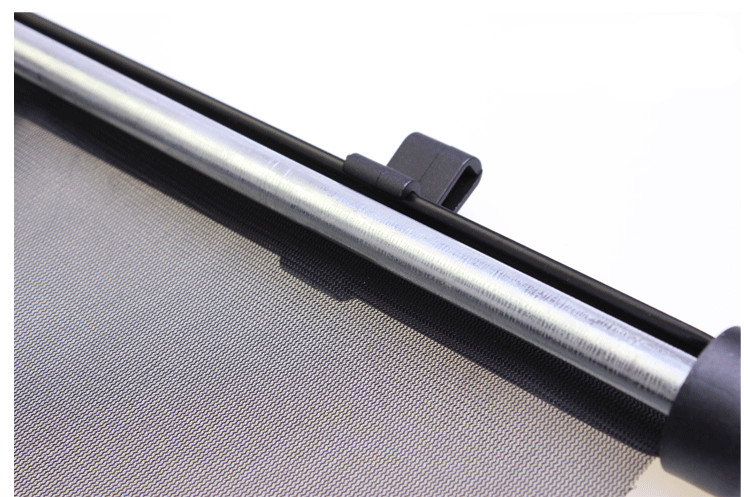 Automatic Rolling Sunshade Installed in Vehicle