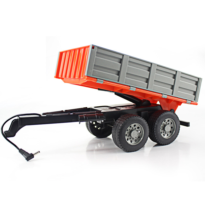 Remote-controlled tractor image 2