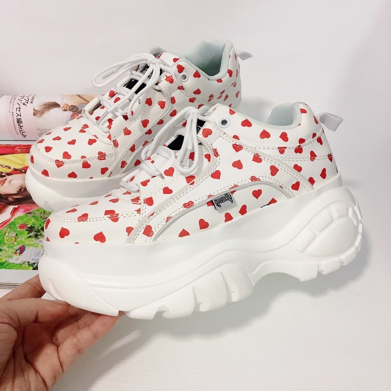 2490INS厚底运动鞋 - Fashion Forward