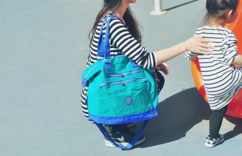 Shoulder Bag Image 13