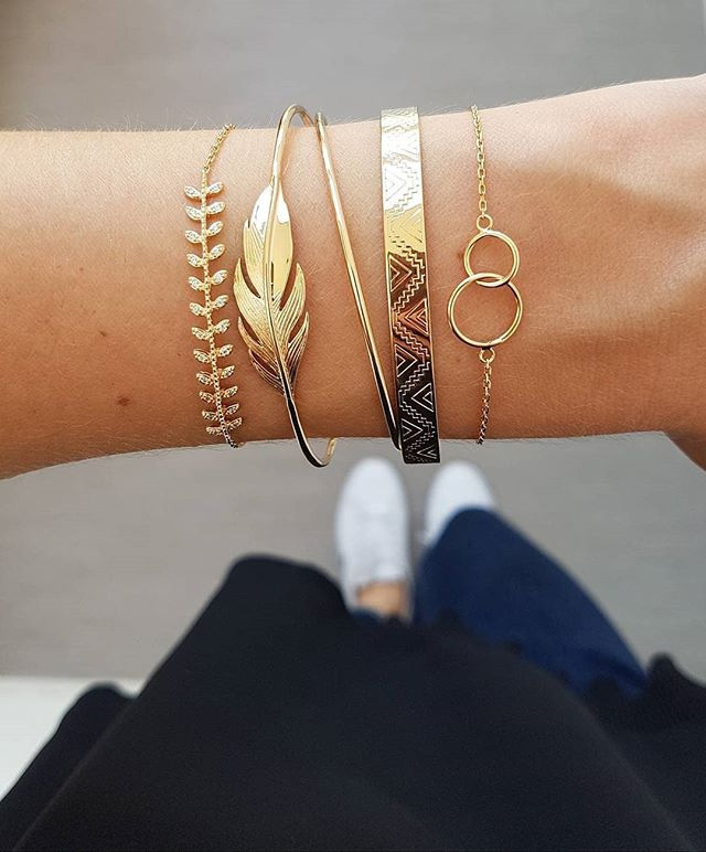 Geometric Hollow Leaf Bracelet Set Image 4