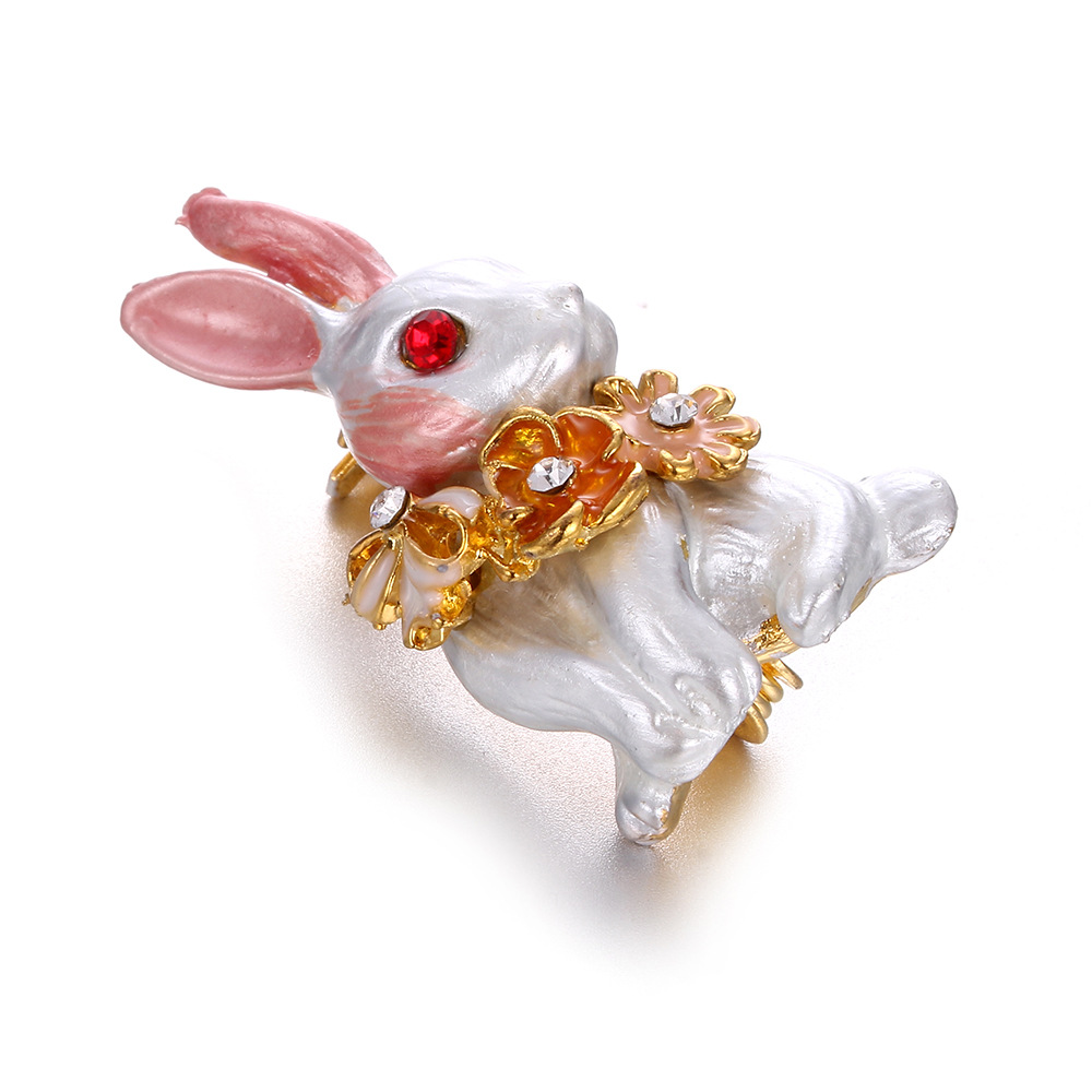 Little white rabbit oil drip high-grade enamel brooch