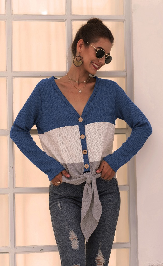 V-neck Knitted Top Image 3