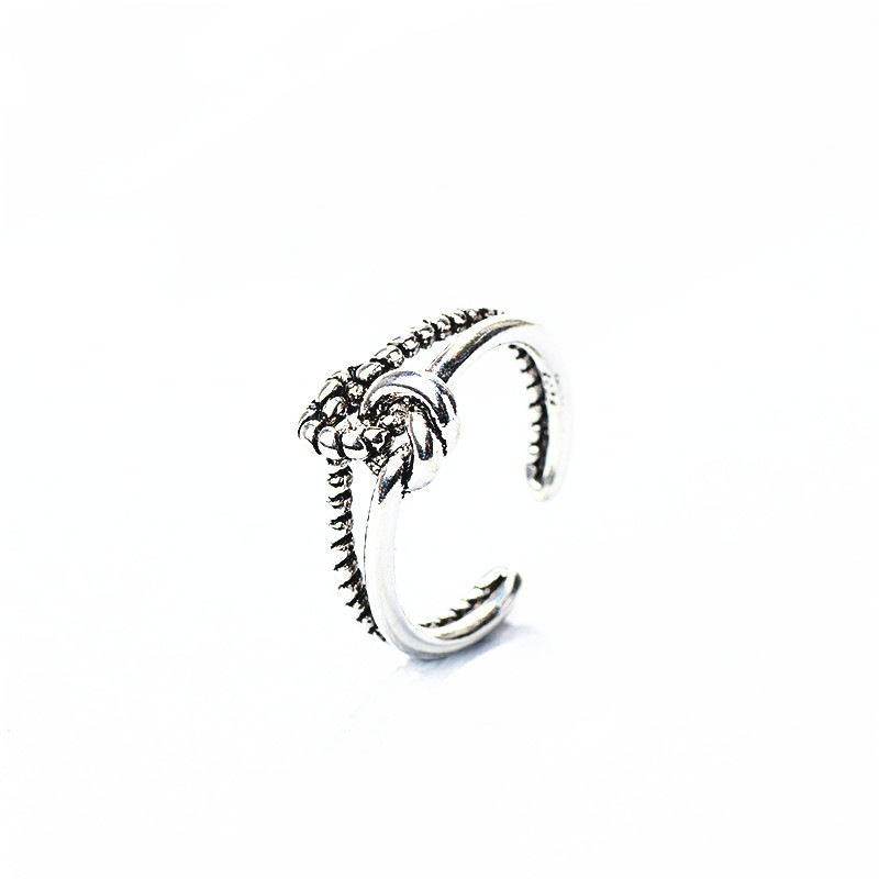 Twisted Edge Ring Image 3