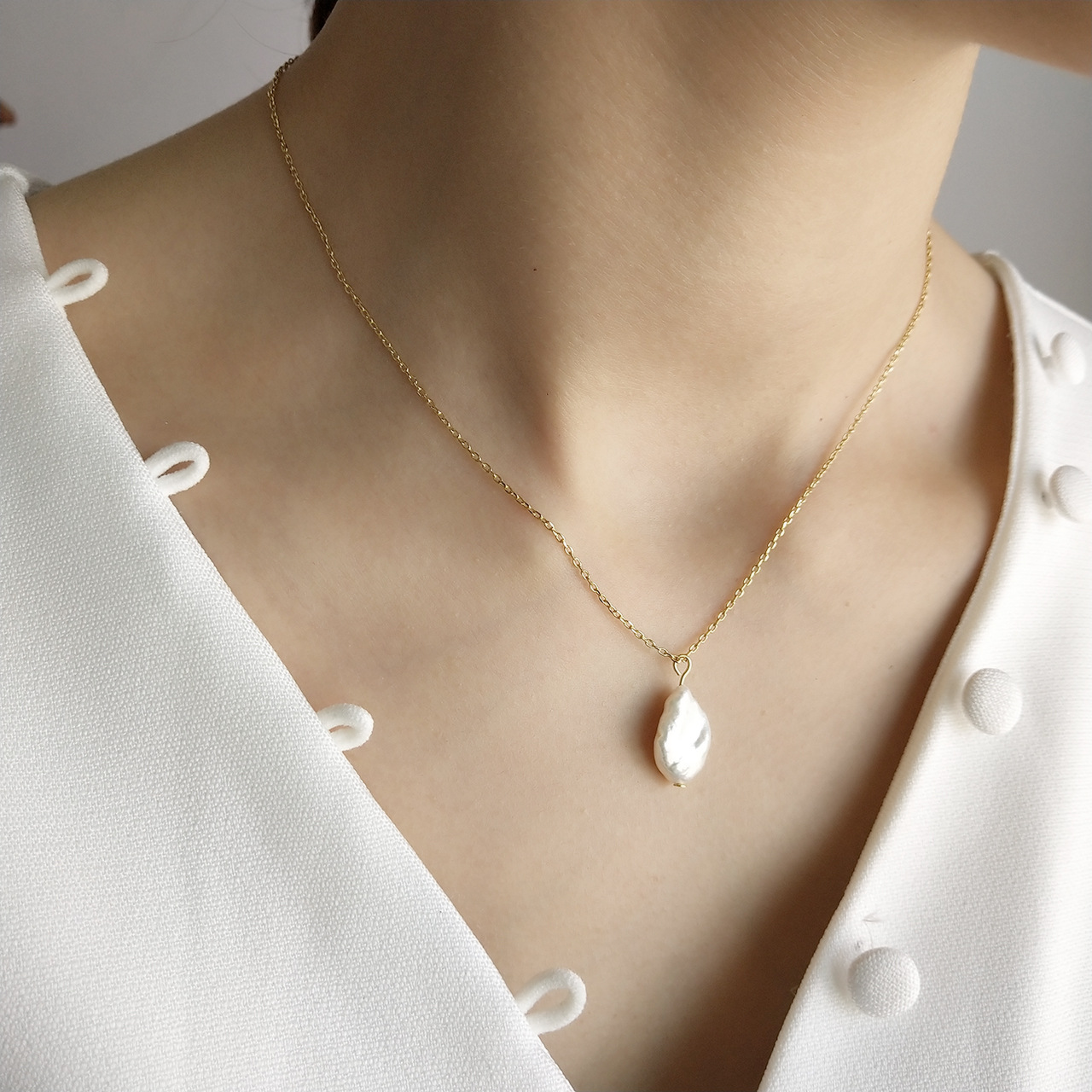 Baroque Pearl Pendant Necklace - Image 4