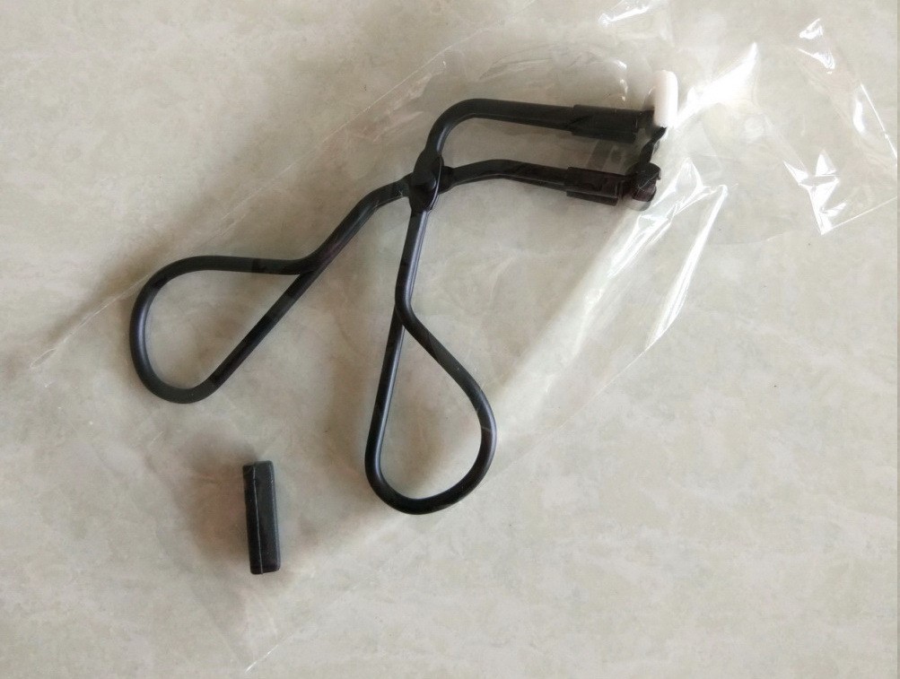 Eyelash Curler Image 3