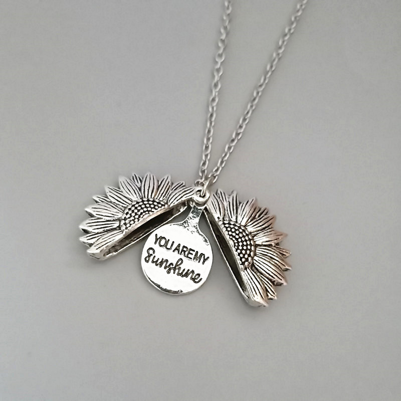 Necklace Image 8