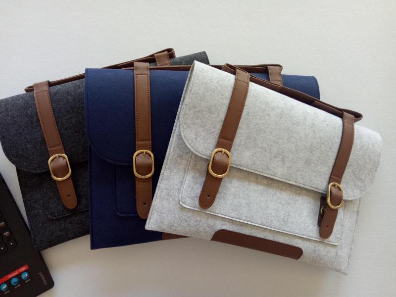 Felt Laptop Bag in Use