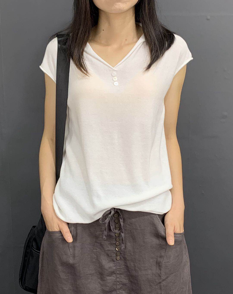 Korean-style loose V-neck knit top - White