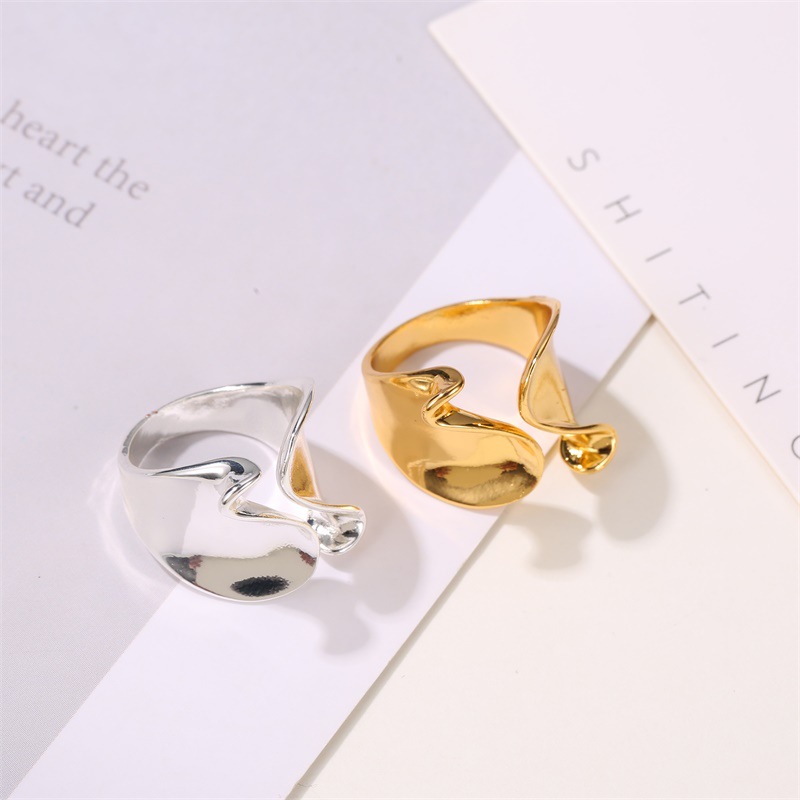 Elegant Presentation of the Ring