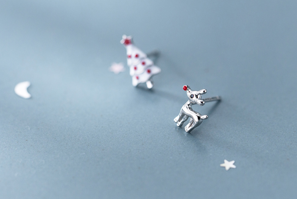 Asymmetric Christmas tree ear stud