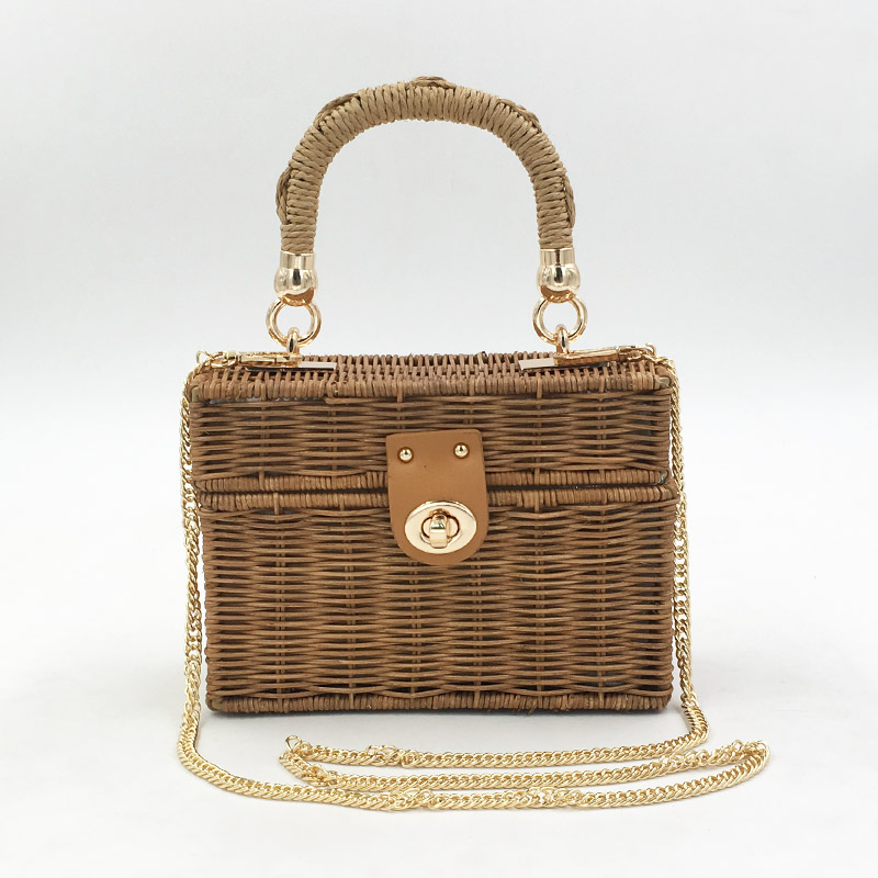 Color options for the straw bag