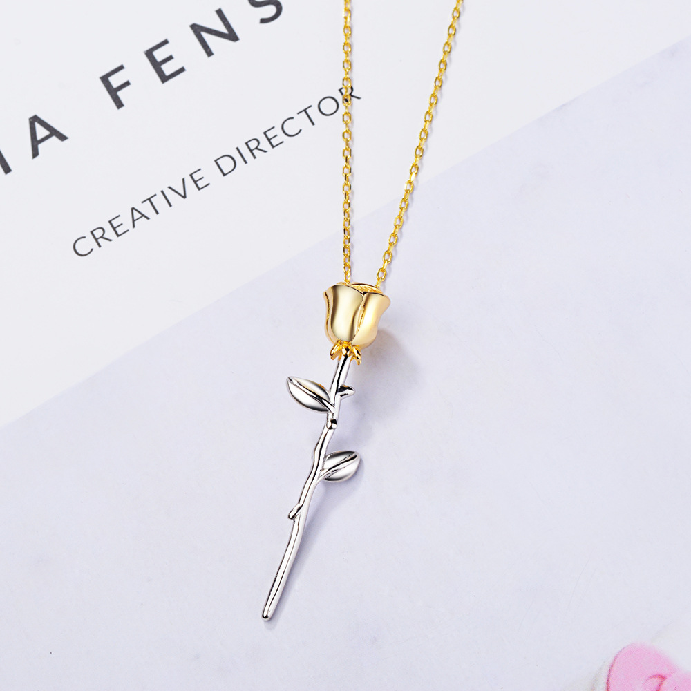 Chain with rose pendant