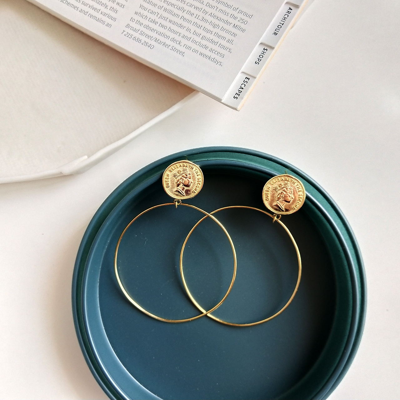 Queen Circle Stud Earrings