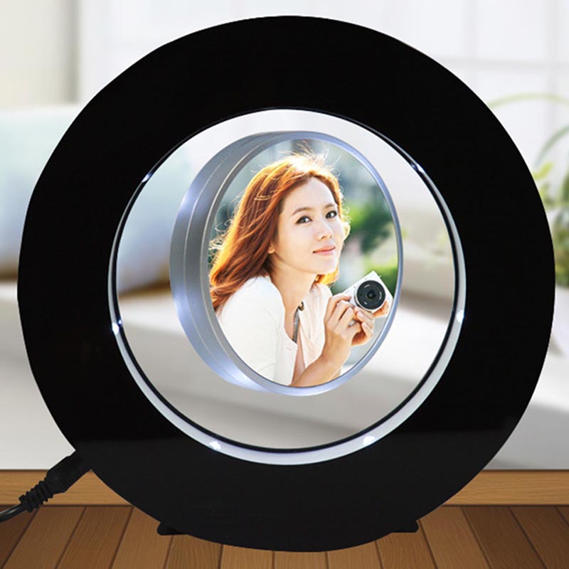 Magnetic Levitation Miniature Photo Frame in Action