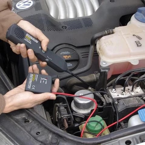 Automotive Diagnostic Tool Image 1