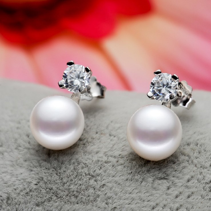 Round Pearl Stud Earrings