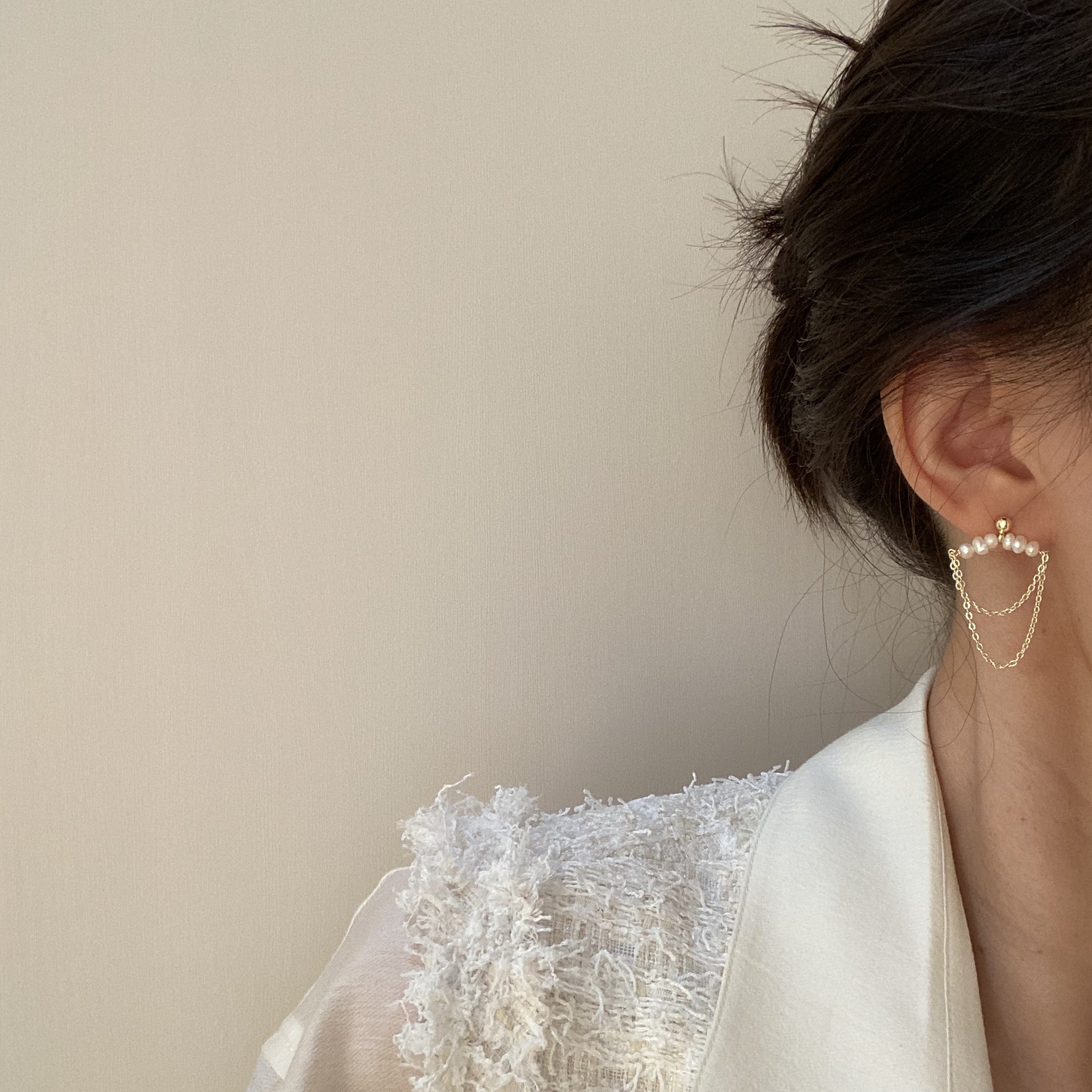 Baroque Pearl Earrings Image 4