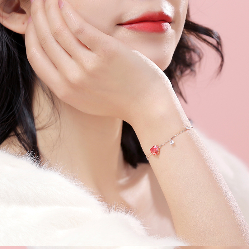 Close up of the bracelet design
