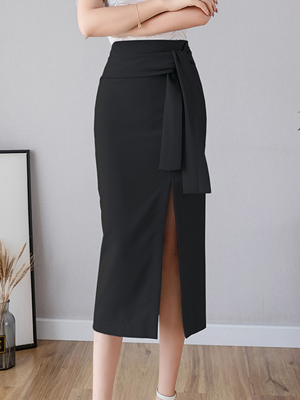 Side view of the high-waisted skirt