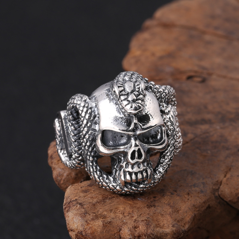 Skull Snake Ring Detail