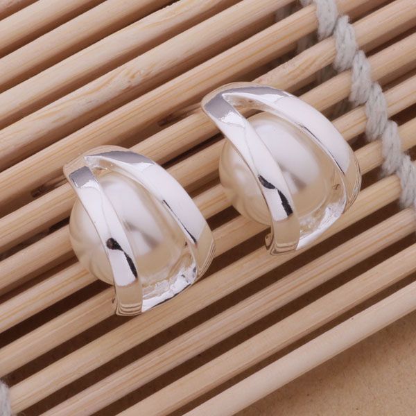 Earring Image 1
