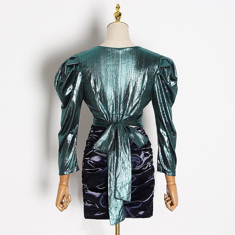 V-neck crop top and pleated skirt set