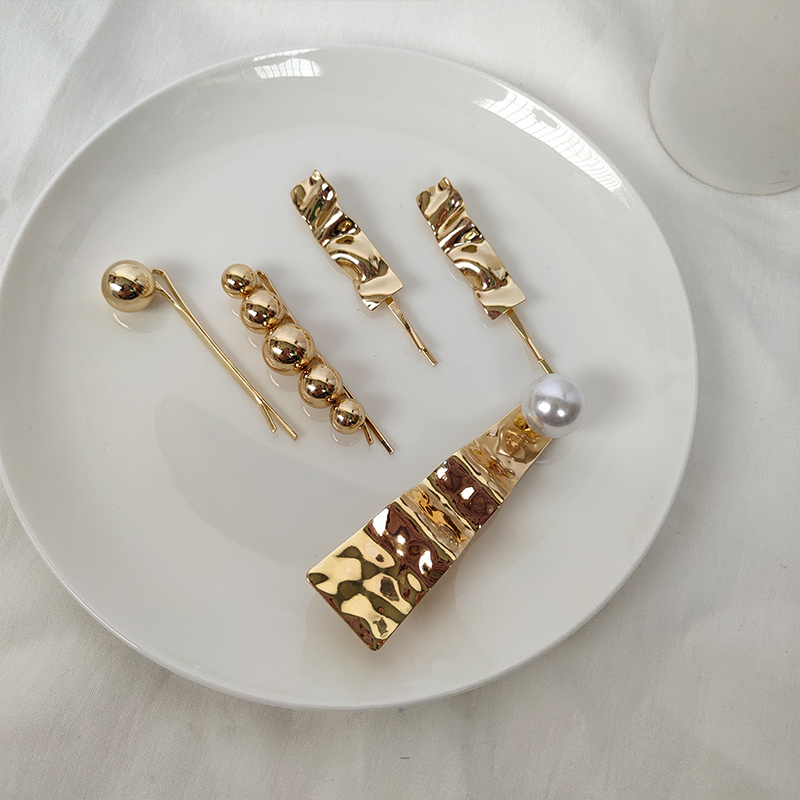 Elegant Pearl Hair Clip 1