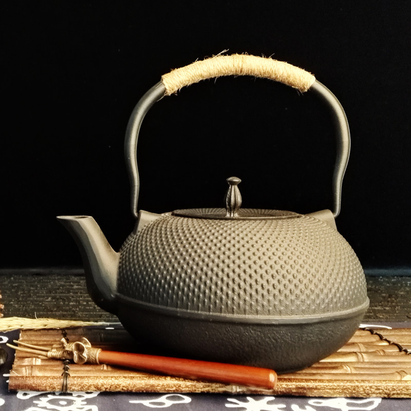 Craftsmanship of Tetsubin Teapot